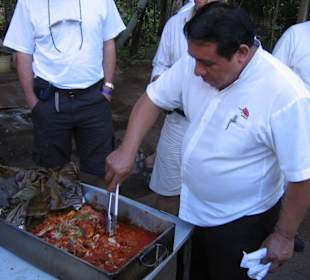 Mittagessen, das aus dem Erdloch kam
