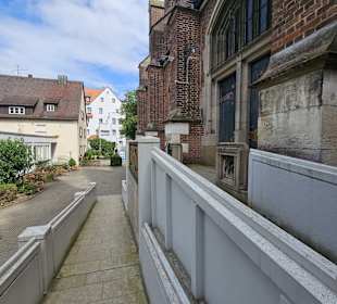 Barrierefreier Ein-/Ausgang