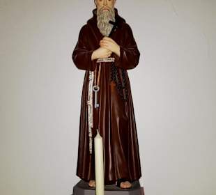 Am Eingang Heiligenfigur