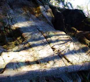 Sehr hohe Felswände