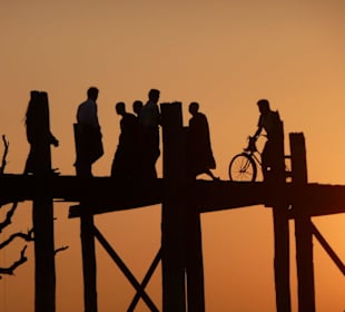 U-Bein Brücke im Sonnenuntergang
