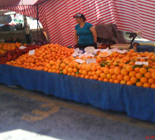 Poniedziałkowy bazar w Obagol