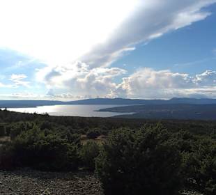 Widok z gór w stronę Punat