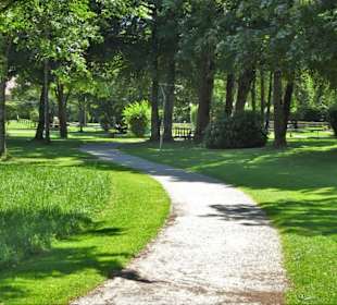 Spaziergang durch den Kurpark von Bernau