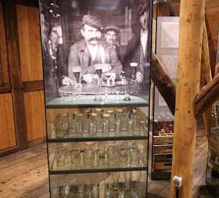 Rundgang durch die Schatzkammer der Glasproduktion