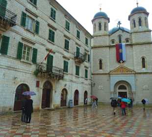 Zentral auf dem St.-Lukas-Platz