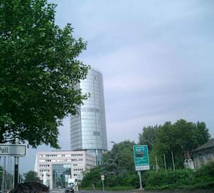 Hochhaus an der Deutzer Brücke