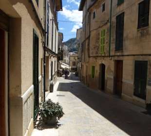 Unterwegs in der historischen Altstadt Pollenças
