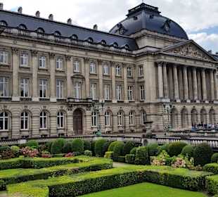 Königspalast von vorne