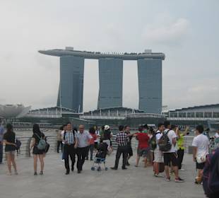 Vorplatz beim Merlion