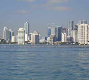 Skyline vom Wasser her