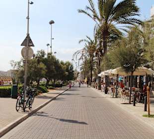 Promenade rechts vom Hotel
