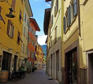 Einkaufsgasse in Arco