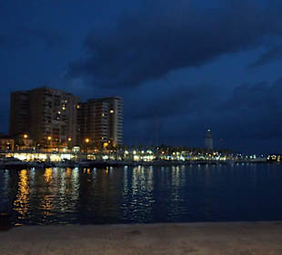 Port w Maladze nocą