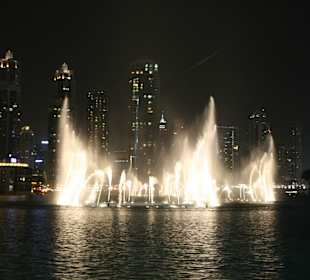 Wasserfontänen Dubai Mall