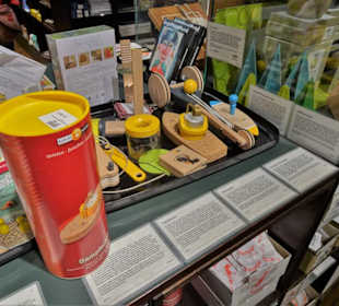 In den Verkaufsräumen des Manufactum Warenhauses