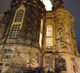 Die Frauenkirche im Dezember