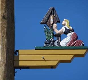 Details vom Maibaum in Seebruck