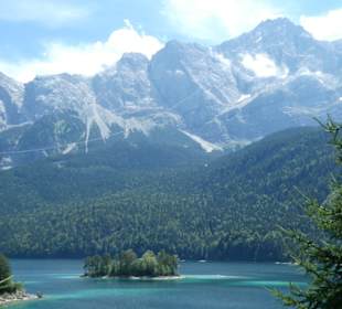 Blick über den Eibsee hinweg