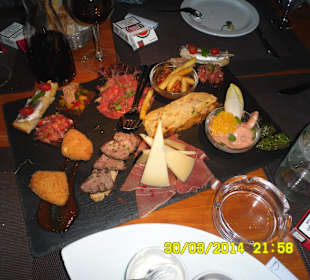 Vorspeisenplatte Restaurant Coronado (100m links )