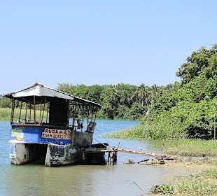 Angelegtes Riverboat