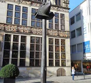 Die Ansgar-Säule am Ansgarikirchhof