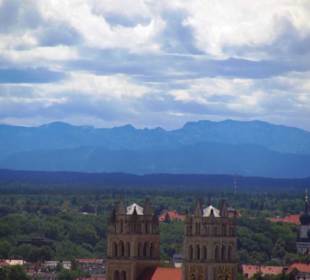 Ausblick vom Turm Richtung Berge