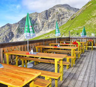 Neue Terrasse mit grandioser Fernsicht.