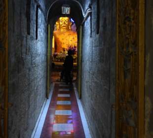 Durchgang zum Buddha