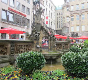 Kölner Altstadt Heinzelmännchenbrunnen