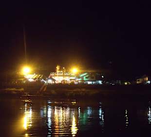 Nachts auf dem Chao Phraya