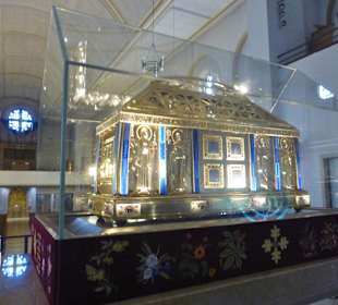 Schrein mit den Reliquien der Hl. Hildegard