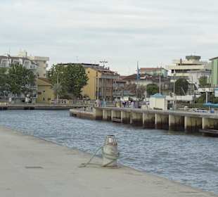 Widok na kanał z plaży
