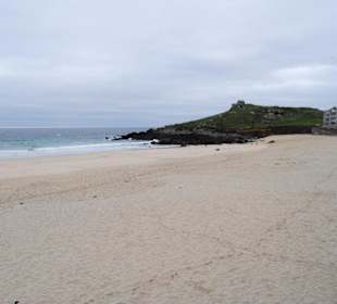 Saint Ives Hafen bei Ebbe