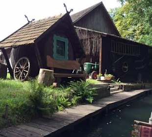 Idyllische Uferansicht