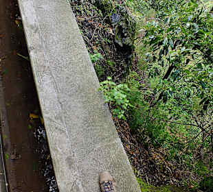 Schmaler weg - rechts geht´s abwärts