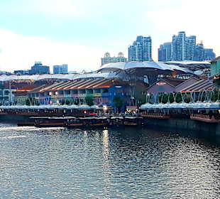 Clarke Quay am Abend