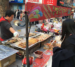 Myeongdong (Shopping- & Foodmeile)