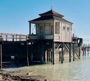 Schiffsanlegestelle - Badehaus