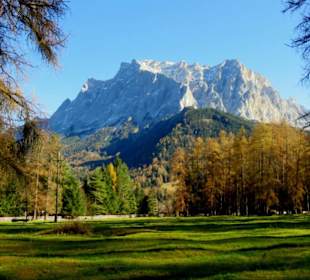 Blick auf das Zugspitzmassiv von Ehrwald aus