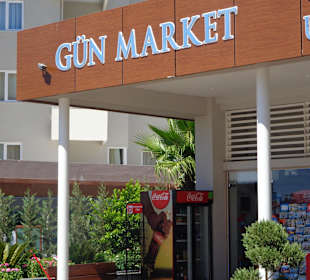 Blick auf die Geschäftsarkade