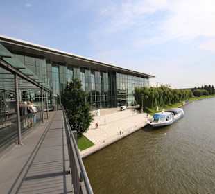 Empfangsgebäude am Mittellandkana