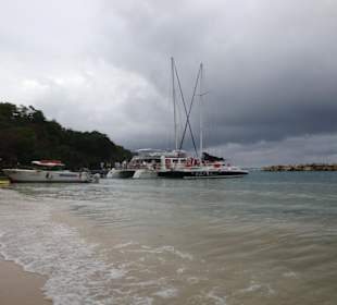 Trotz Wolken, das Meer ist herrlich warm