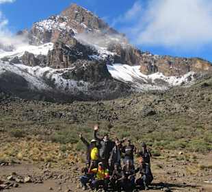 Im Mawenzi Tarn Camp mit dem Afromaxx-Team