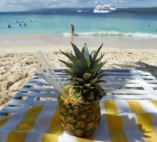 Barcardi Insel Samana im Hintergrund die Aida Vita