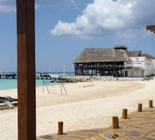 Strand an der Fähre nach Cozumel