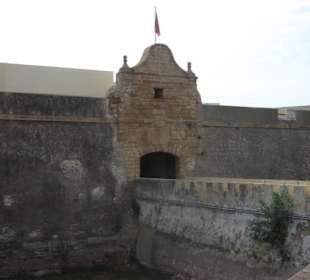 Eingang zum Castell Santa Catalina