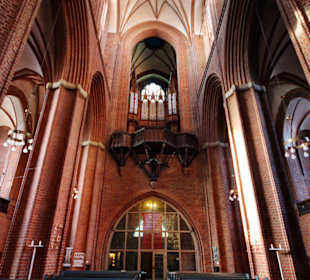 Blick zur Orgelempore