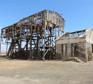 Der Hanger am Hafen von Pedra de Lime