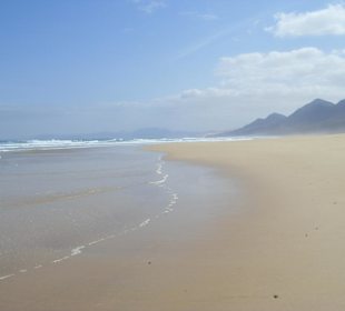 Endlos lange Strände, menschenleer.